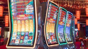 Tampilan halaman download aplikasi slot ufo777 di ponsel Android Indonesia